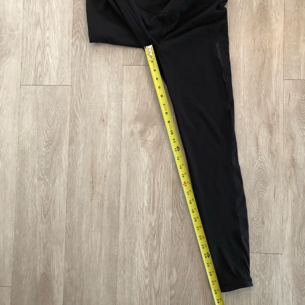 Lululemon Smooth Stride Tight Scalloped Mesh Legging Black Size 6 - Picture 12 of 12